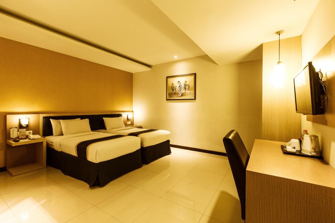 D'Best Hotel Pasar Baru Bandung Exterior foto