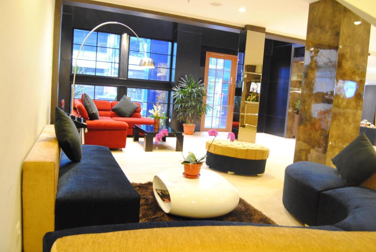 D'Best Hotel Pasar Baru Bandung Exterior foto