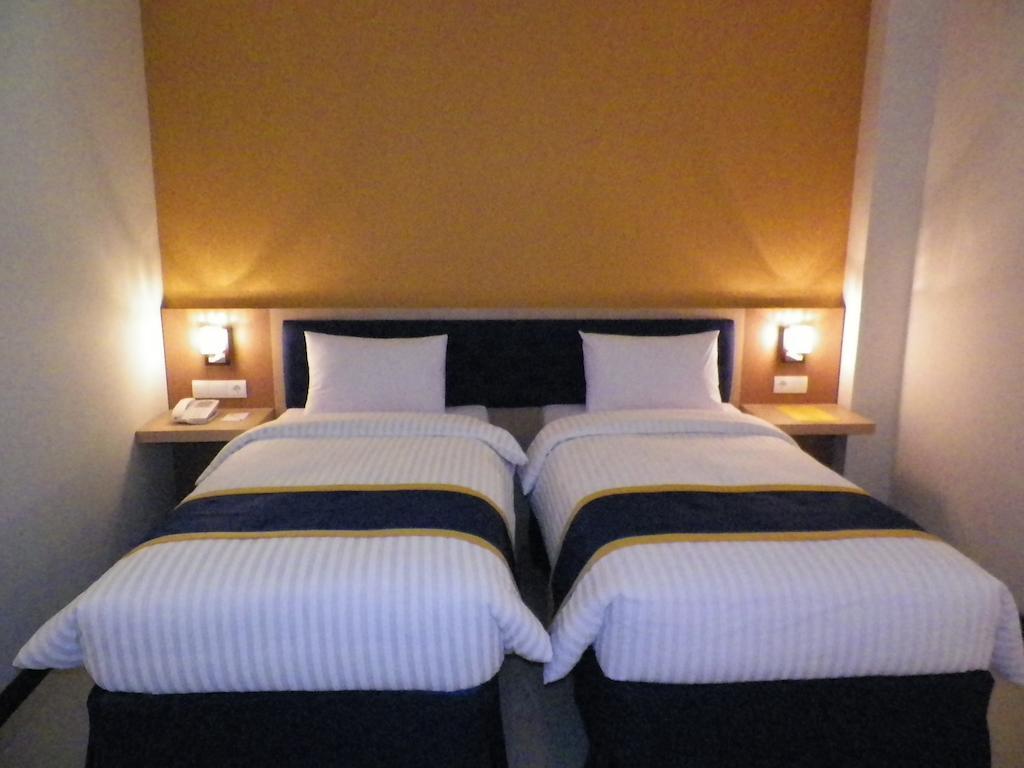 D'Best Hotel Pasar Baru Bandung Zimmer foto