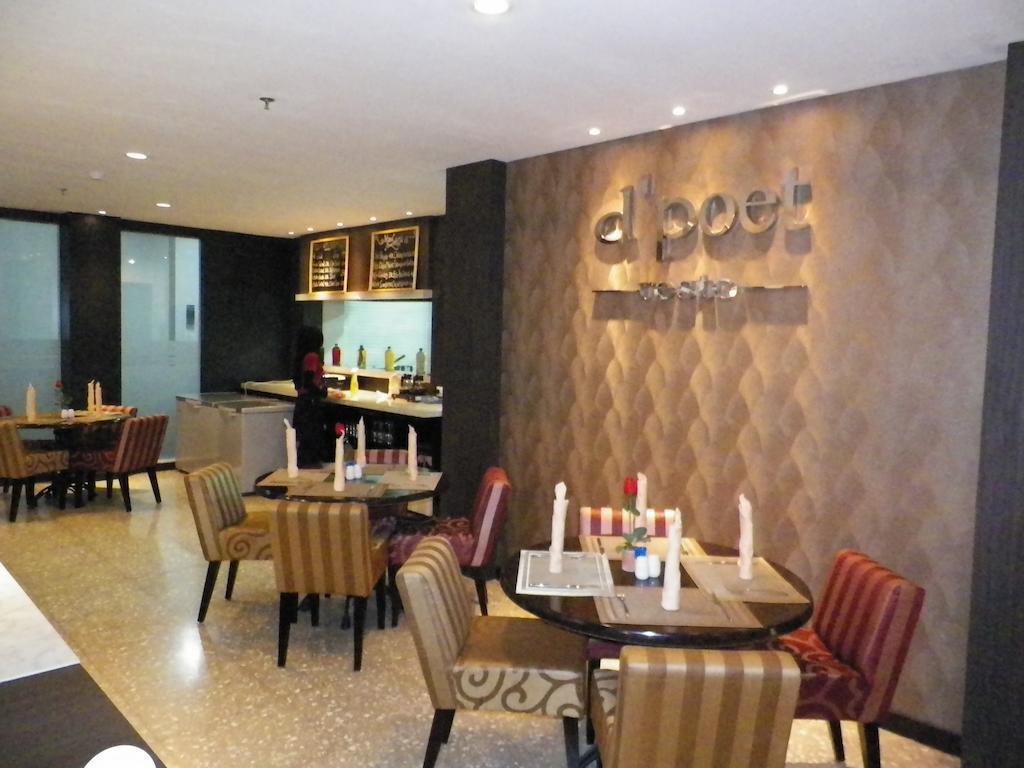D'Best Hotel Pasar Baru Bandung Exterior foto
